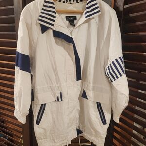 Vintage women's White and Navy Ski Jacket 2BB